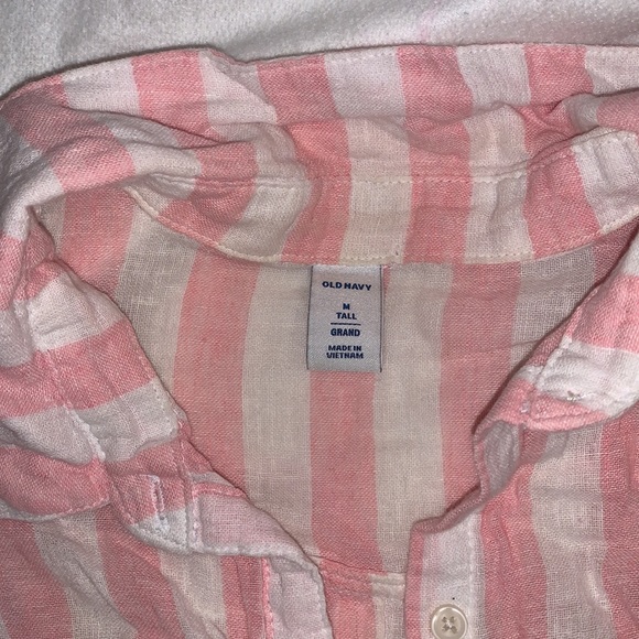 Pink and white old navy t shirt button down blouse with tie at bottom - Picture 2 of 3